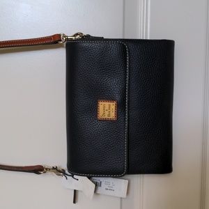 NWT Midnight Blue Dooney & Bourke Hunter Crossbody